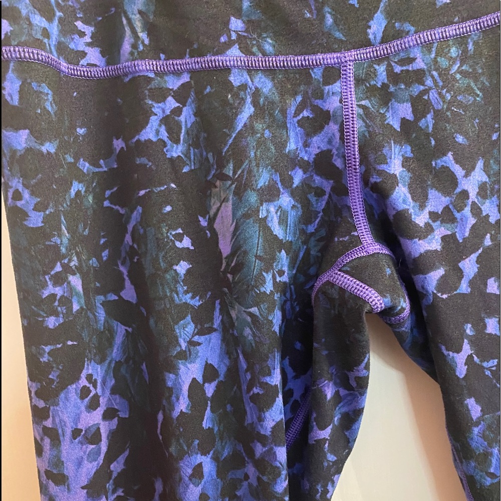 LULULEMONS ATHLETICA Leggings Size 8 - Picture 3 of 6